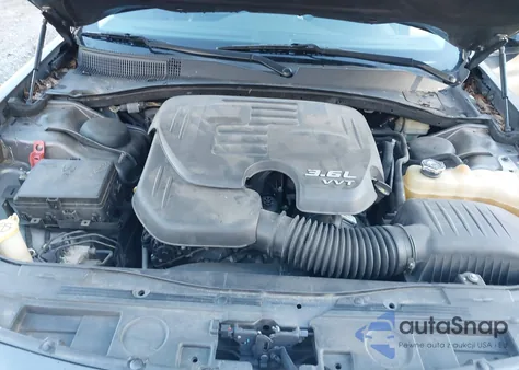 2015 Chrysler 300 Limited z USA, uszkodzony, nr VIN 2C3CCAAG3FH772815